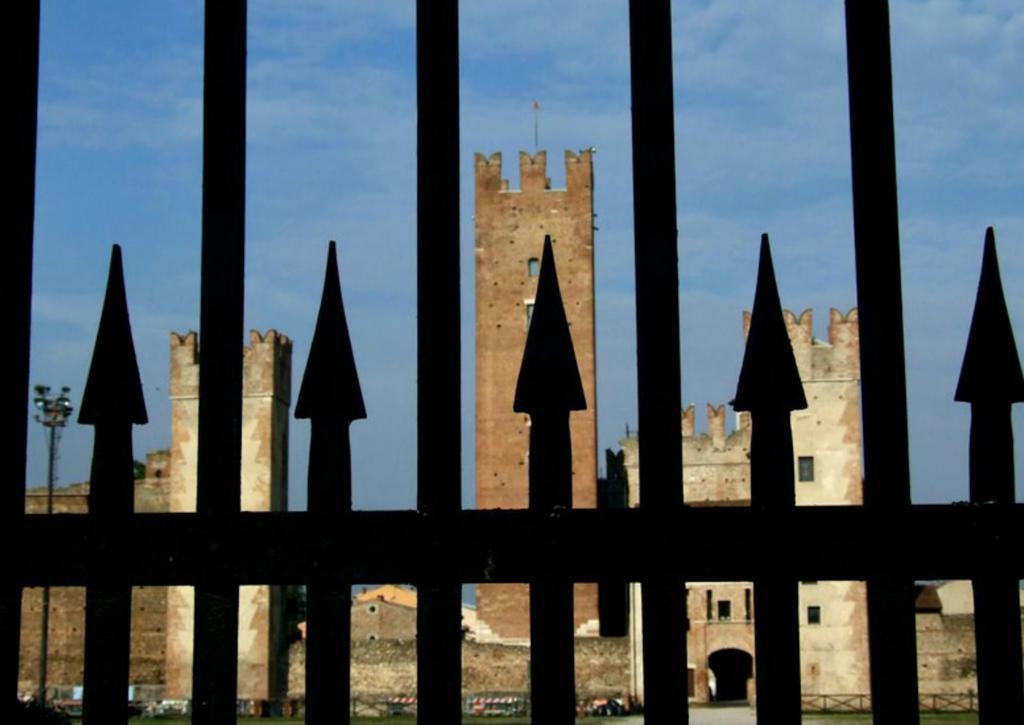Bed And Breakfast Castello Villafranca di Verona Esterno foto
